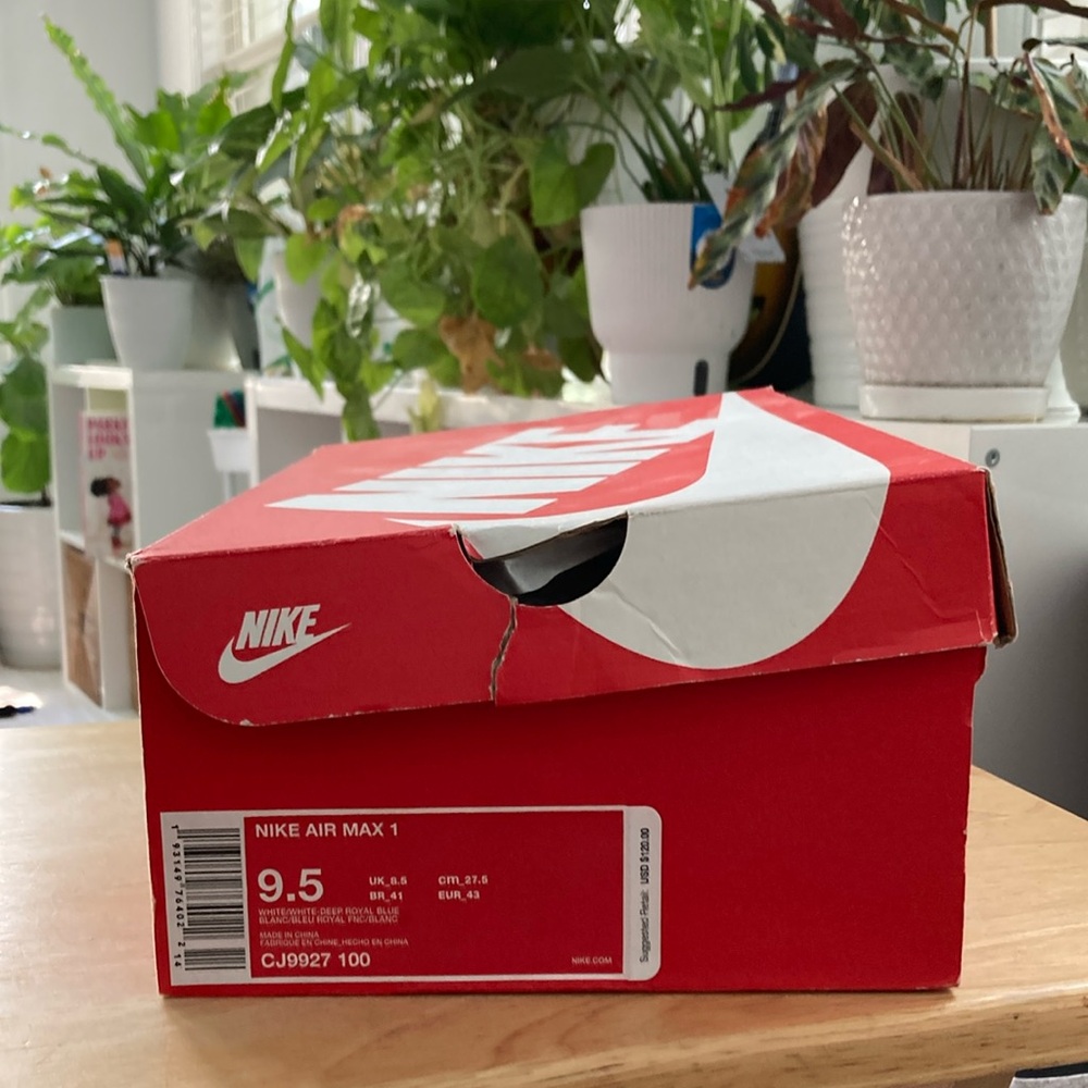 Nike Air Max 1 Red and White Box